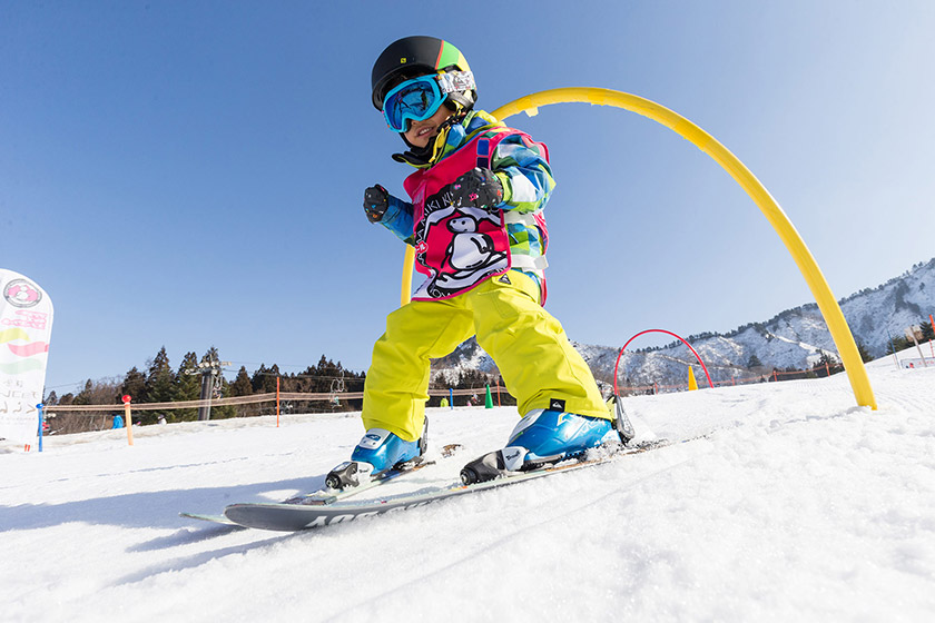 お子様向けの スキースクールが充実！