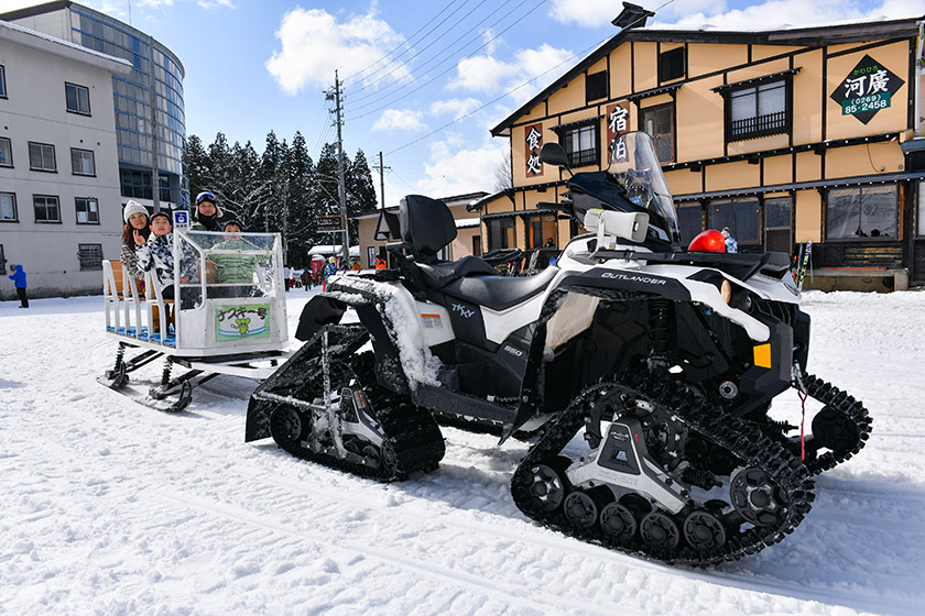 温泉街から 「遊ロード」（無料）で アクセスできる 「キッズパーク」