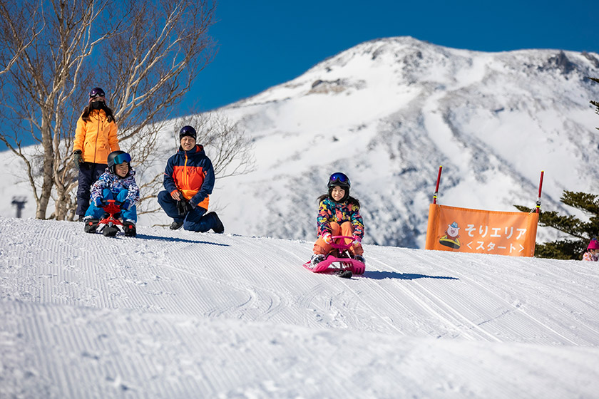 ゴンドラでひとっ飛び！山頂キッズパーク