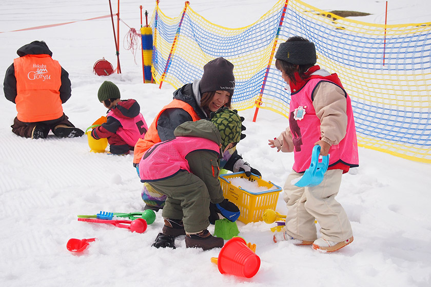 保育士さんと遊べる「雪の幼稚園」