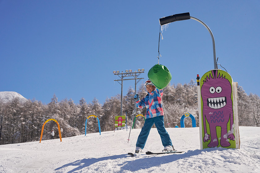 アイテム豊富なスノーアスレチック「ゴタくんのヒャッホー山」