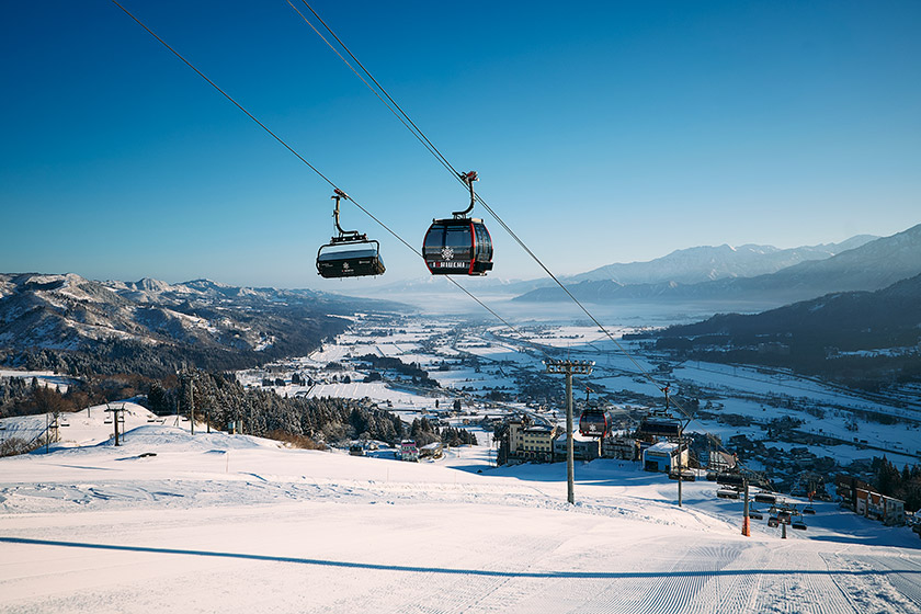 小さな子ども連れでも安心！「Sunrise Express」