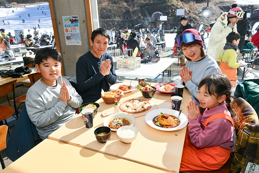 ピッツアやラーメン、スパイスカレーも人気